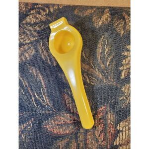 Yellow Handheld Citrus Juicer